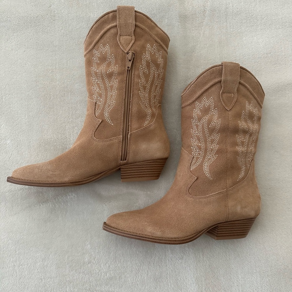 Crown Vintage Suede Nude Western Boots 7